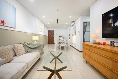 Apartamento de tres dormitorios — Hà Đô Q10 2PN-3PN 2WC- Khoa Home