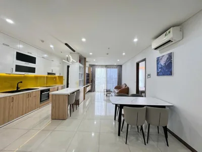 Apartamento de tres dormitorios — Hà Đô Q10 2PN-3PN 2WC- Khoa Home